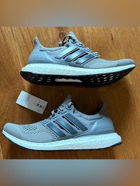 NEW ADIDAS ULTRABOOST 1.0 DNA GREY WHITE MENS SZ 10.5 NMD HQ4200 RUN CLOUD FOAM